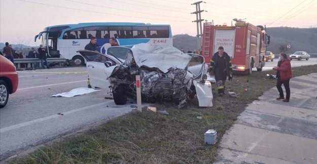 Akçakoca'da otobüs ile otomobil çarpıştı: 3 ölü, 11 yaralı