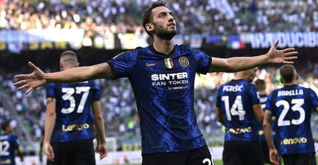 İtalyan basını, Inter'in Genoa'yı farklı yendiği maçta Hakan Çalhanoğlu'nun performansını övdü