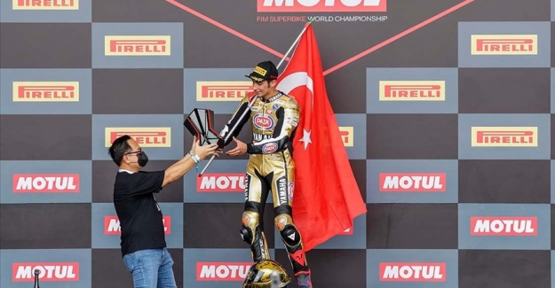 Milli motosikletçi Toprak Razgatlıoğlu, dünya şampiyonu oldu