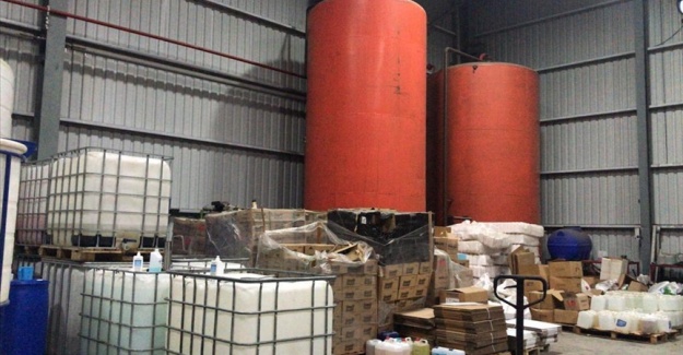 Emniyetin 'Zehir' operasyonunda 31 bin 343 litre sahte ve kaçak içki ele geçirildi