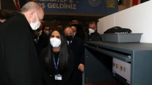 Cumhurbaşkanı Erdoğan yerli X-ray bagaj kontrol cihazını inceledi