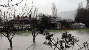 Muğla'da şiddetli yağışlar nedeniyle toprak kayması ve su baskınları yaşandı