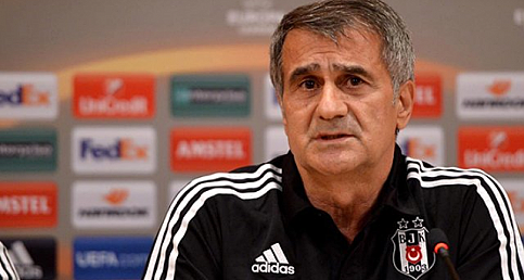 Beşiktaş Teknik Direktörü Güneş, BJK armasının üzerine 3. yıldızı ekledi